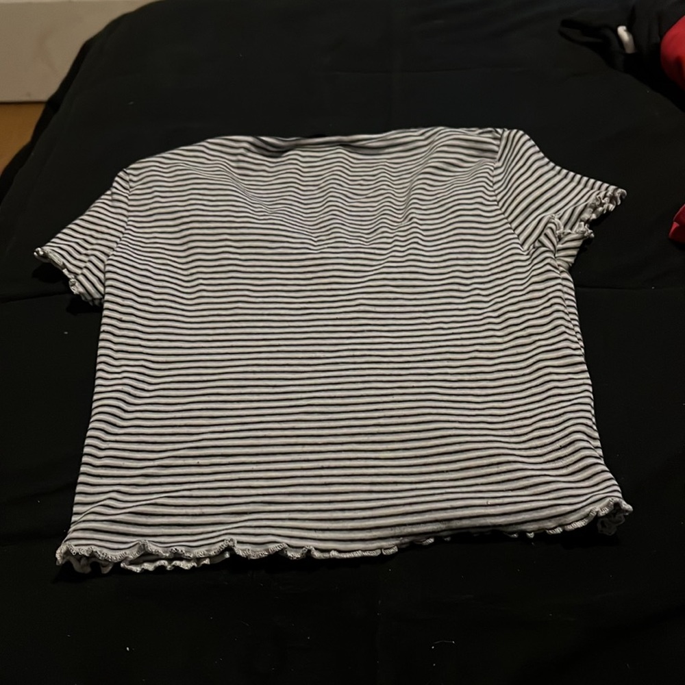 cropped t - Picture 2 of 2